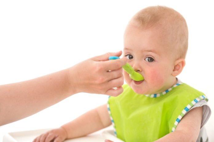 Bebe sendo alimentado - programação metabólica e 1000 dias da criança